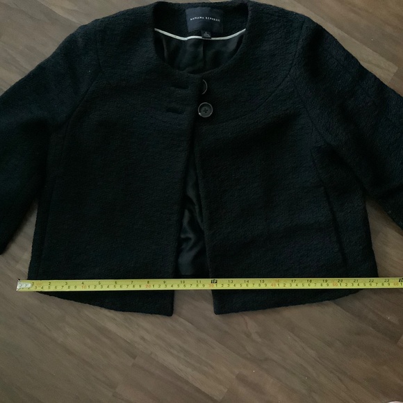 NWOT Banana Republic cropped tweed swing jacket. - Picture 10 of 12